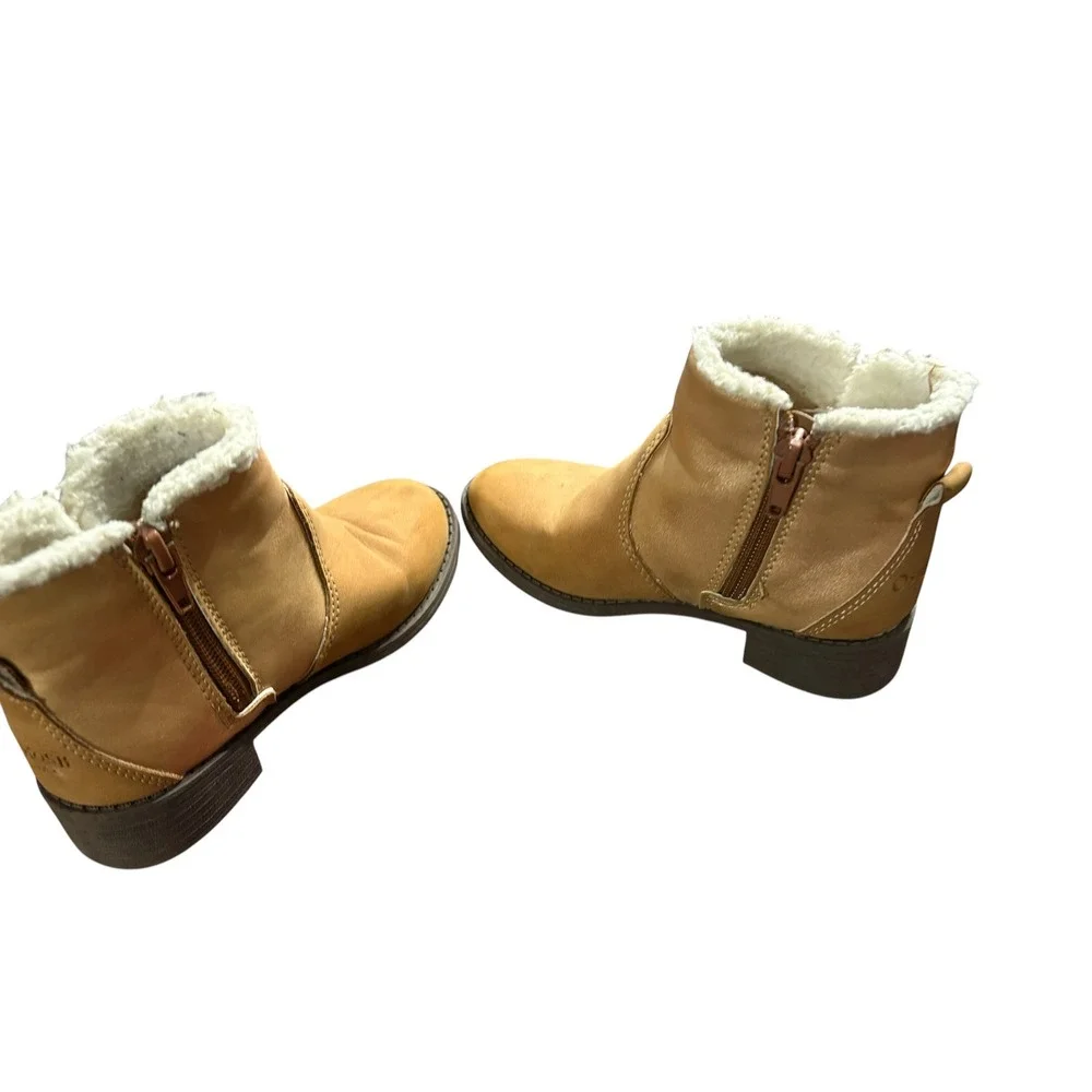 OshKosh B'gosh Alena Tan Gold Metallic Faux Fur Tassel Ankle Boots Kids 9M